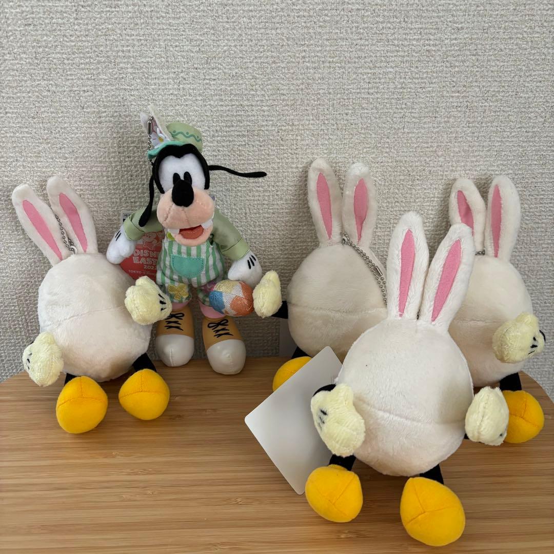 グーフィー　2022 イースター　ぬいぐるみバッジ　うさたま　セット