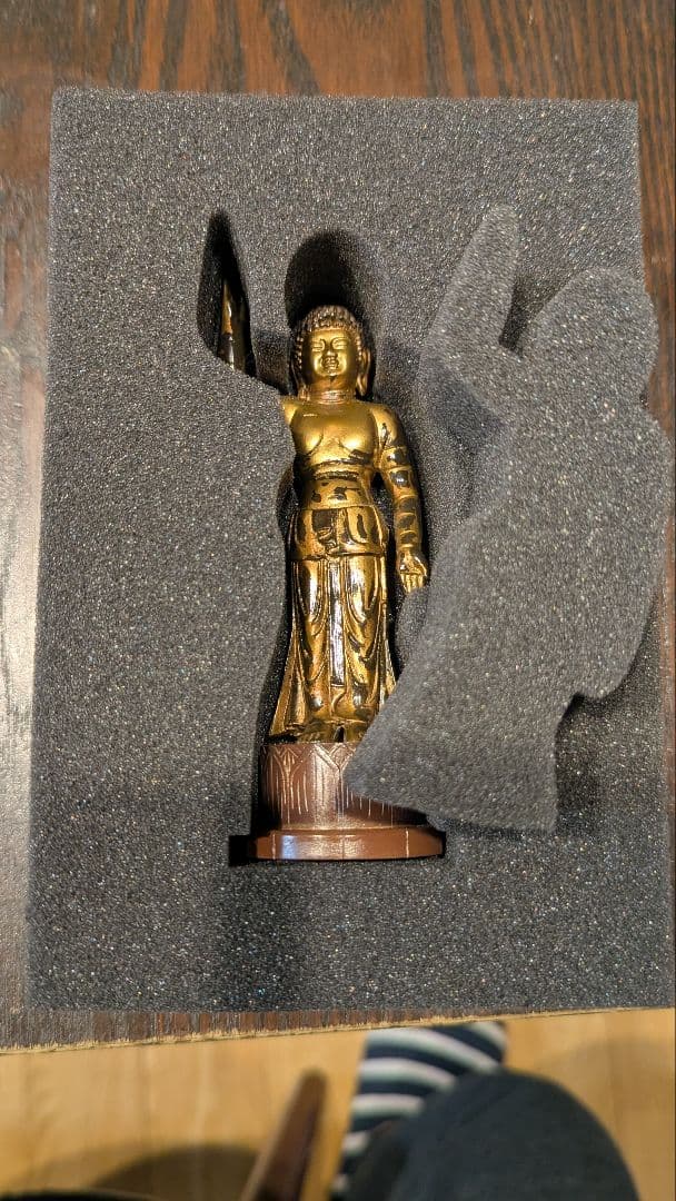 東大寺完全公式監修!! 　 海洋堂製作 誕生釈迦仏 限定フィギュア