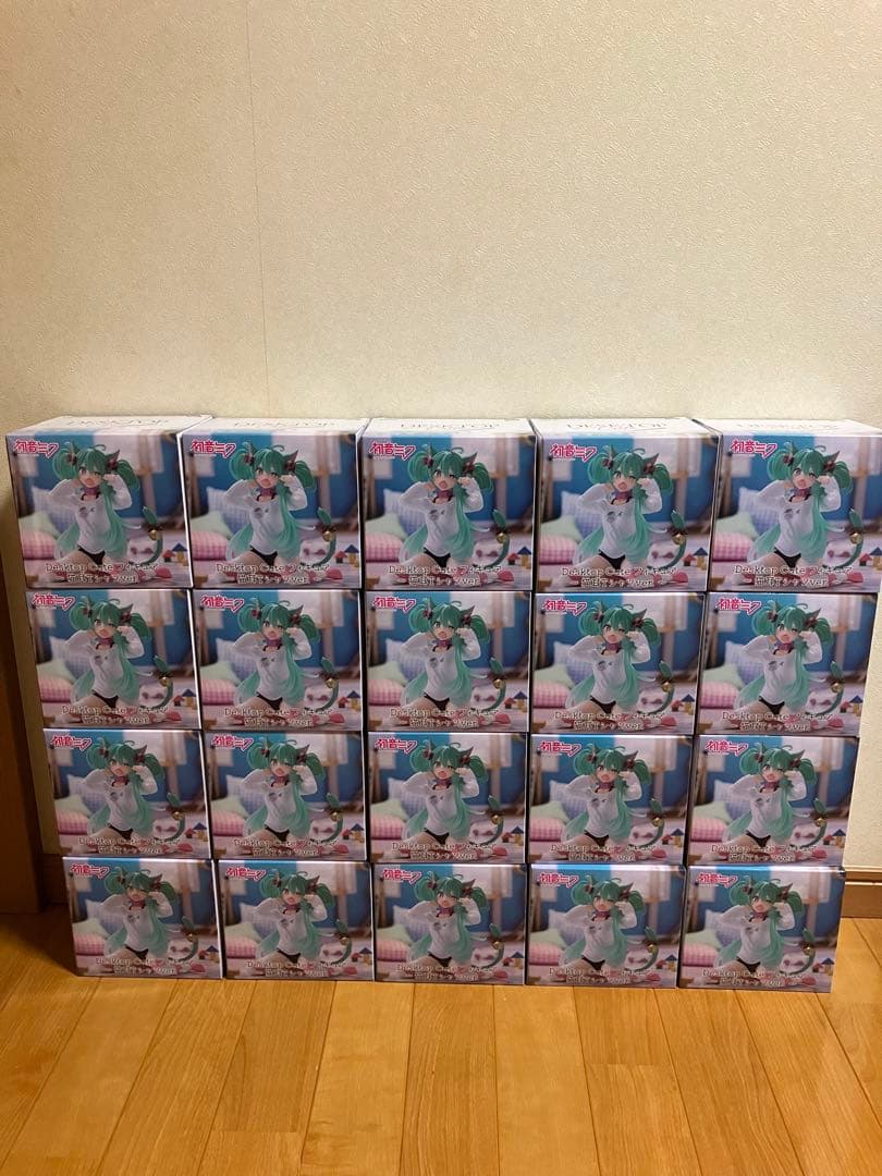 初音ミク Desktop Cute フィギュア ～ 猫耳Tシャツver. ～