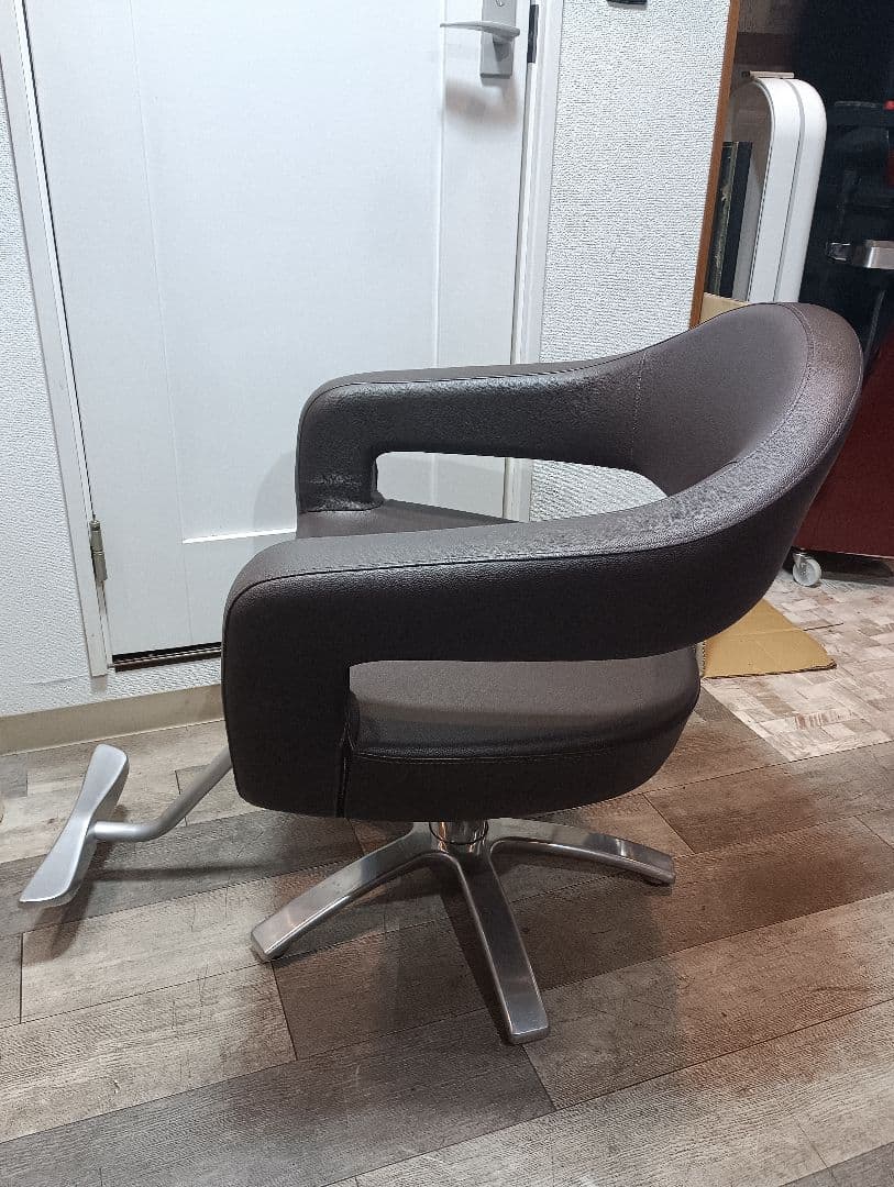 タカラベルモントスタイリングチェア