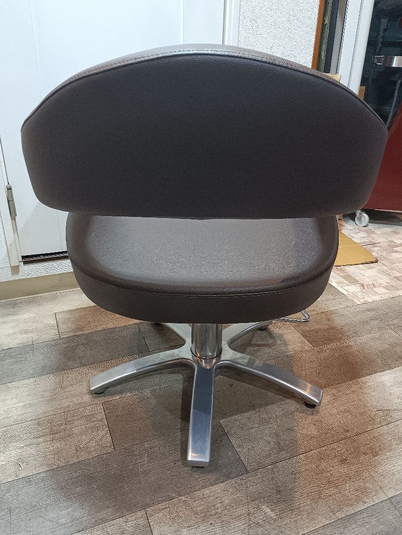 タカラベルモントスタイリングチェア