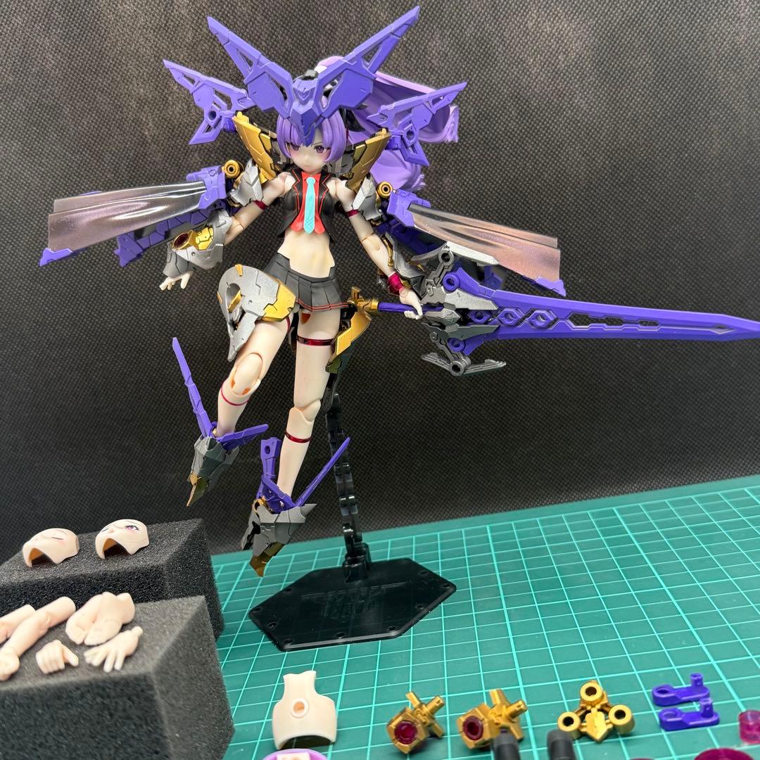 コトブキヤ　メガミデバイス　バスタードール　パラディン　塗装完成品