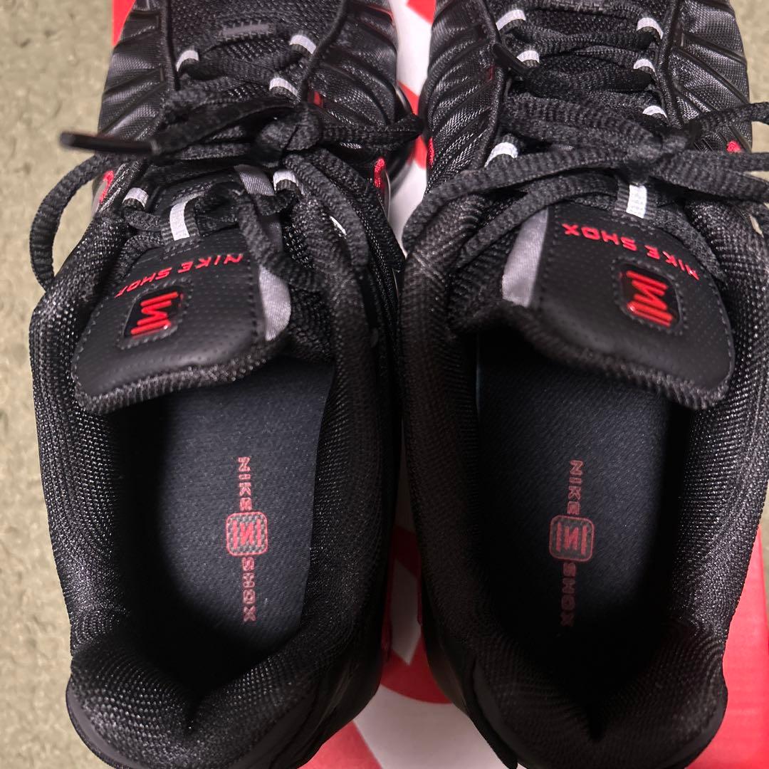 シューズ NIKESHOXTLBLACK/UNIVERSITYRED