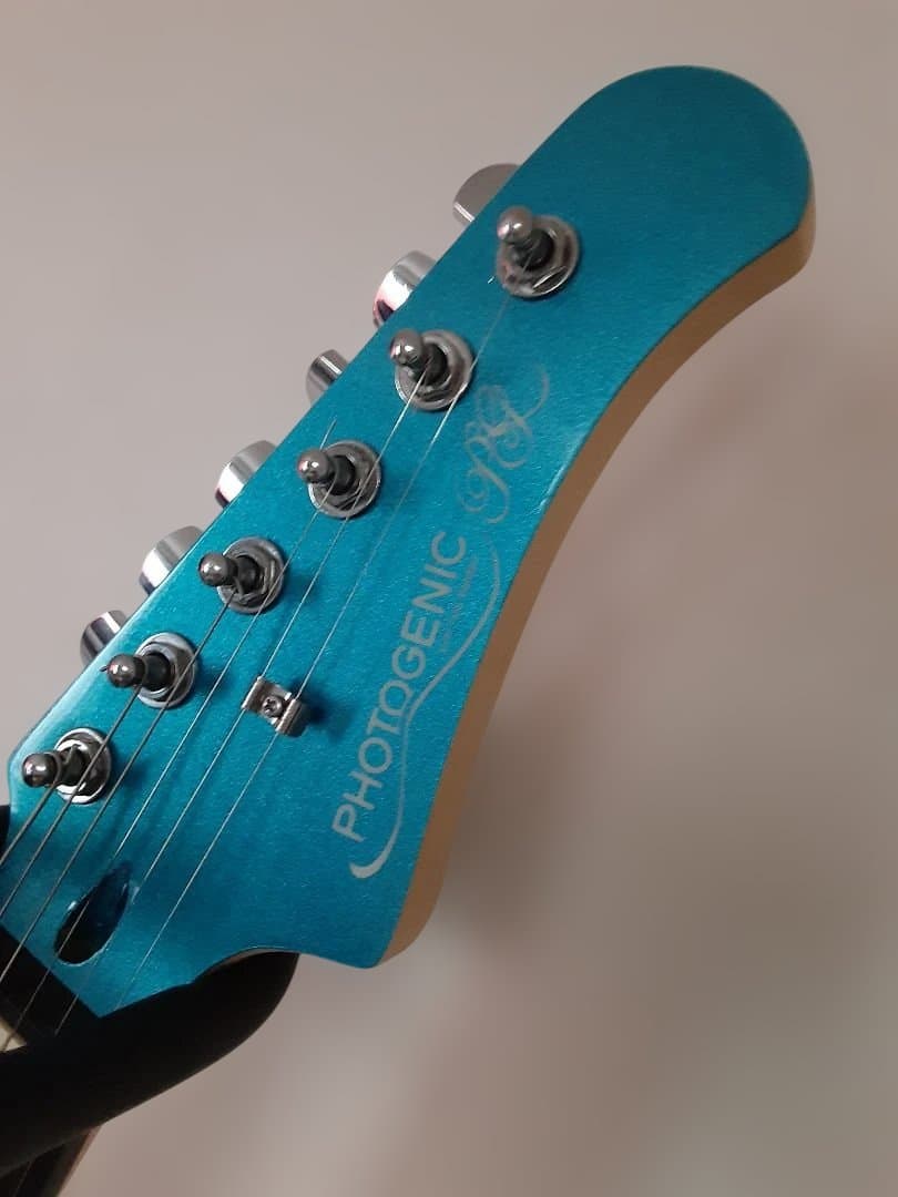 メルカリ便　photogenic フォトジェニック　現行タイプ　エレキギター