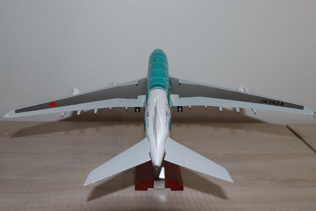 ANA A380 特別塗装モデル 1/200　※エンジン脱落
