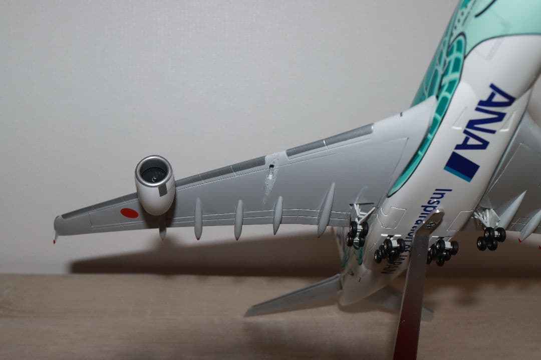 ANA A380 特別塗装モデル 1/200　※エンジン脱落