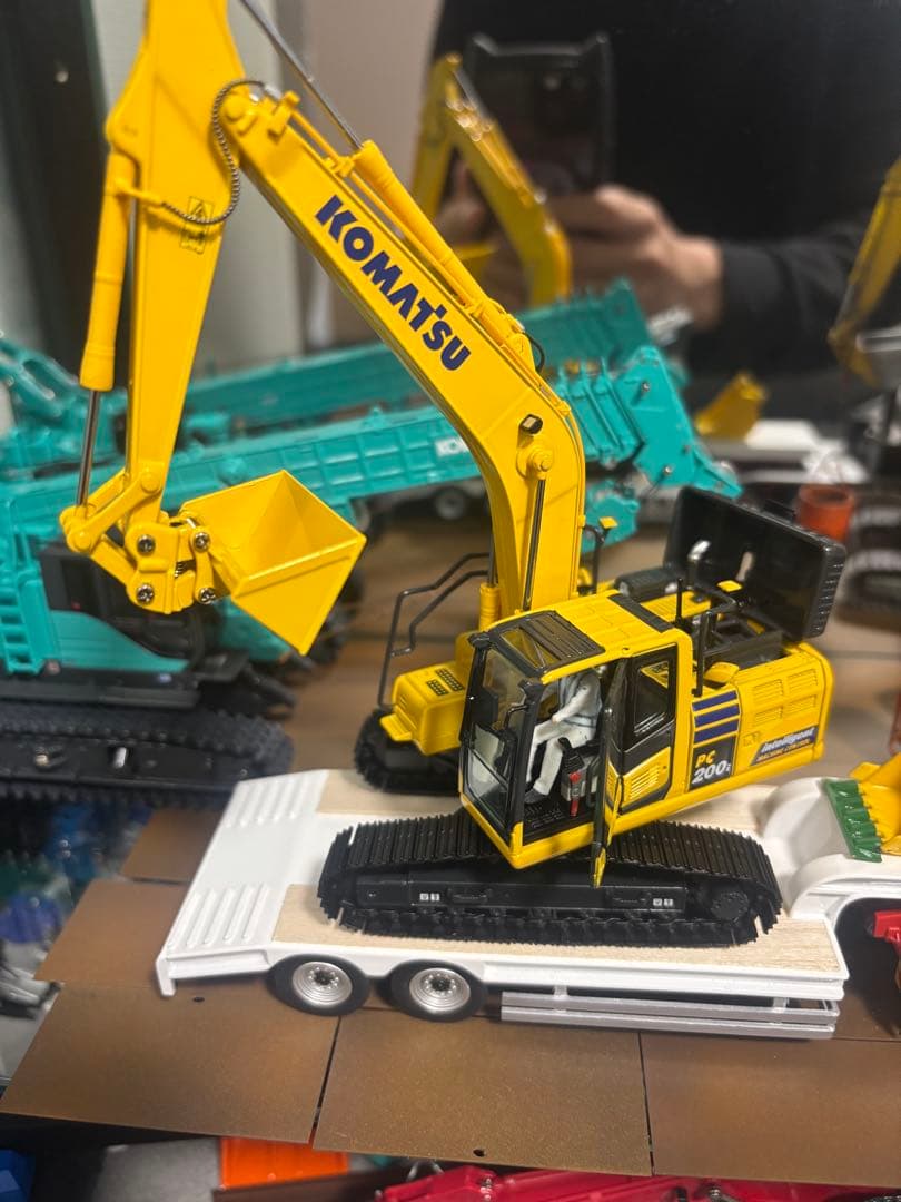 コマツ PC200i intelligent machine control