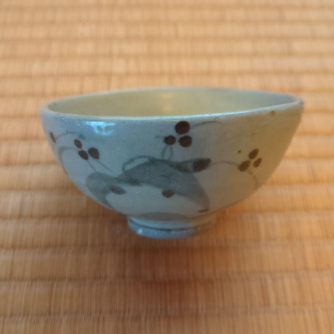 灰色の花模様 陶器ボウル　おわん　直径約10cm初期伊万里　骨董　古美術
