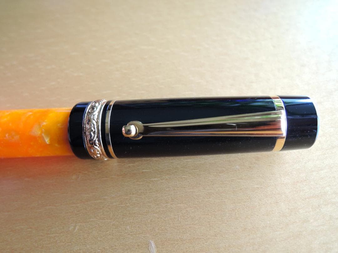 【バロン】デルタ ドルチェビータ ミディアム万年筆 バーメイル18K F