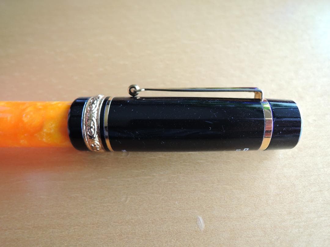 【バロン】デルタ ドルチェビータ ミディアム万年筆 バーメイル18K F