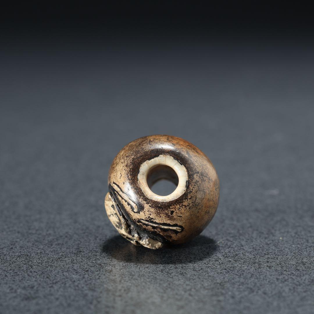 緒締玉　骸骨　ドクロ　陶磁器　骨董　印籠　胴乱　R1438