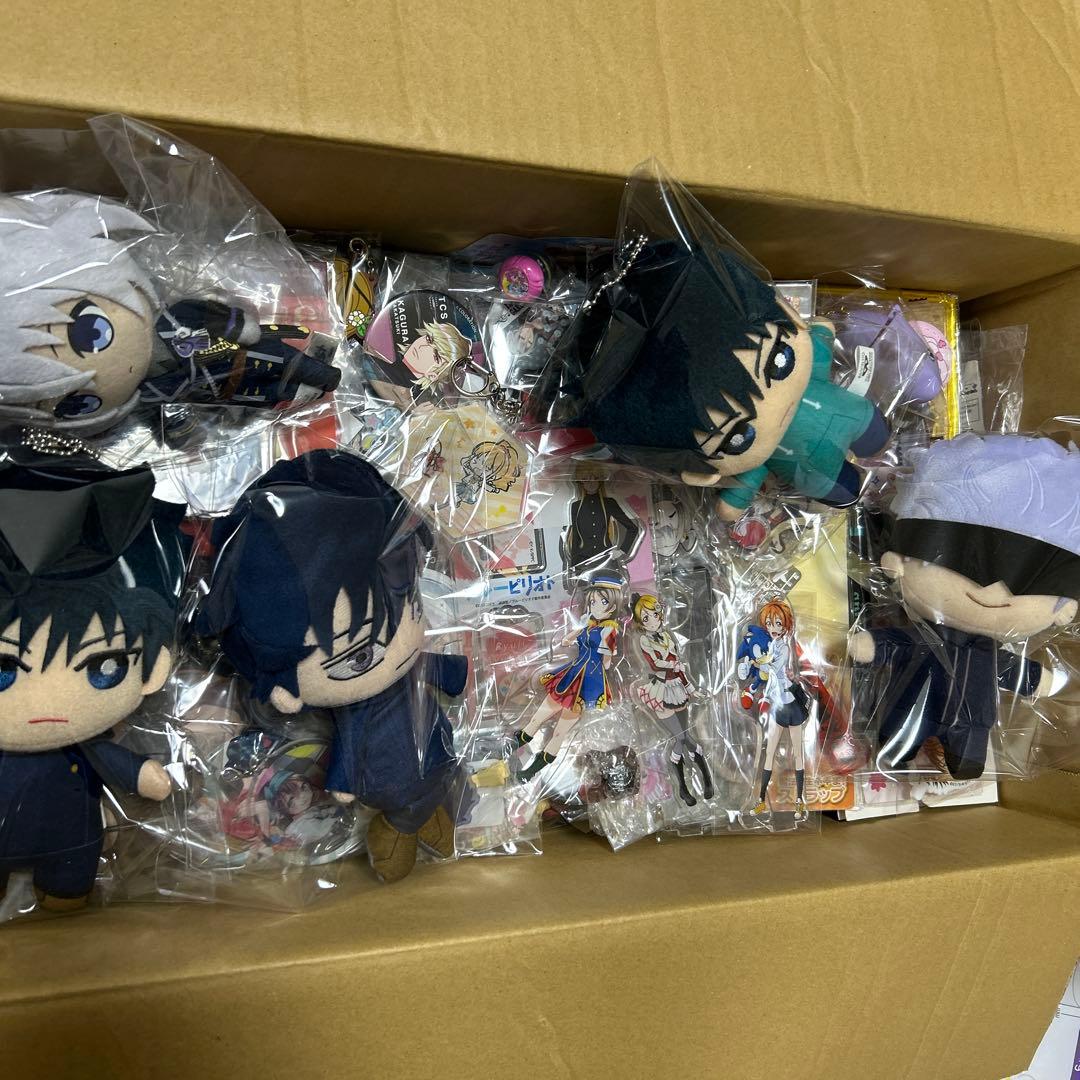 キャラクターグッズまとめ売り　漫画　アニメ　グッズ　セット　おまとめ　330個