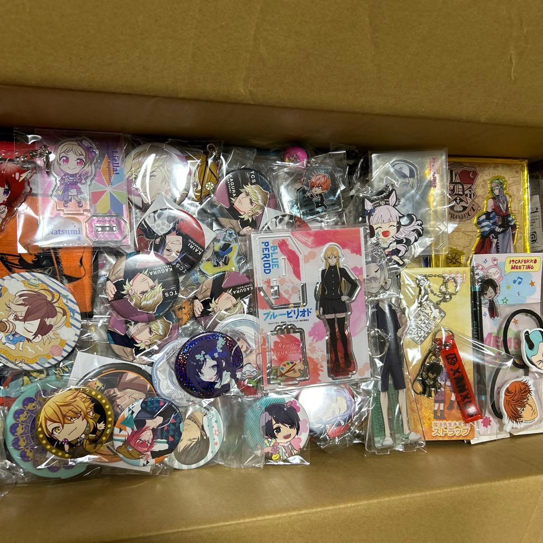キャラクターグッズまとめ売り　漫画　アニメ　グッズ　セット　おまとめ　330個