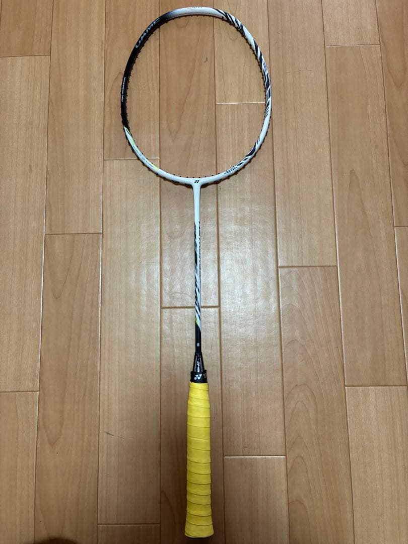 ゆうき　バドミントン　ラケット　ヨネックス アストロクス99 ゲーム 4U