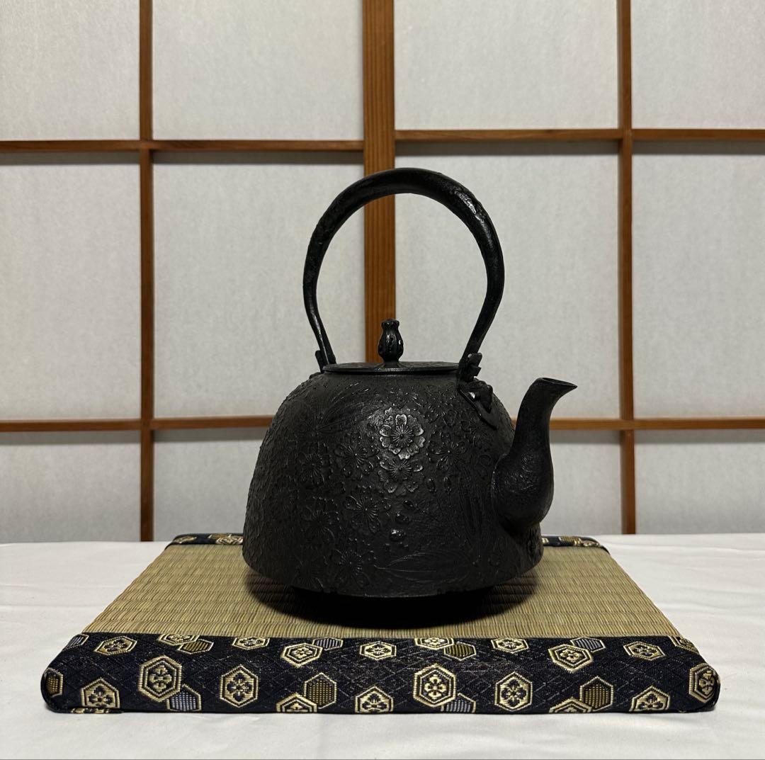 本番盛岡 薫山 南部鉄器 鉄瓶 南部型 桜 2.0リットル 新品未使用品