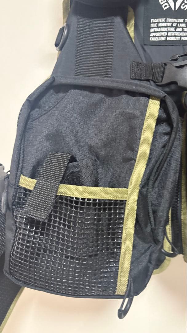 DRESS フローティングベスト