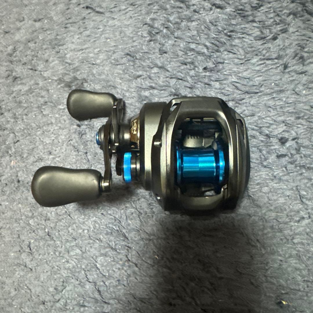 SLX DC ベイトリール 黒/青
