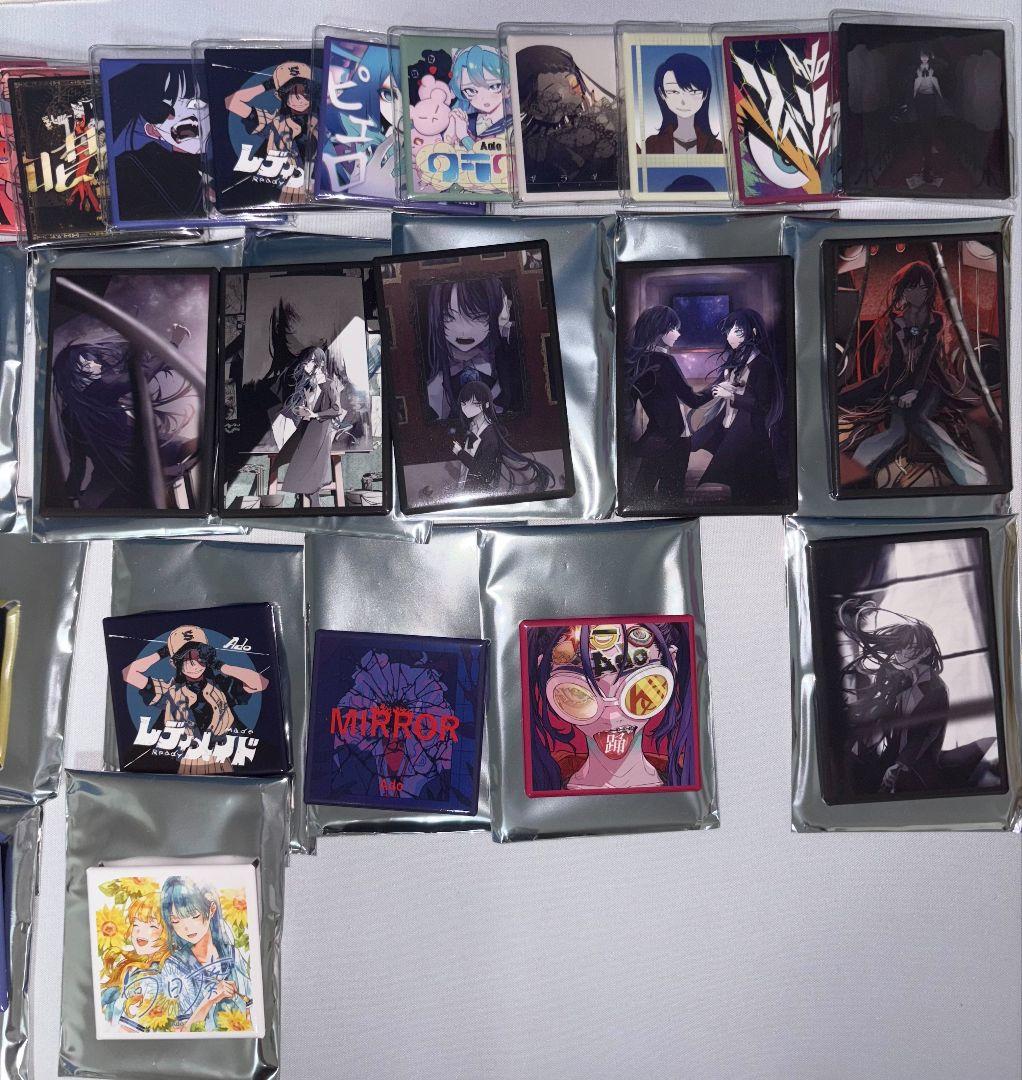 Ado モナリザの横顔　喜劇　こう見るとアタシも大きくなったもんねぇ缶バッジ