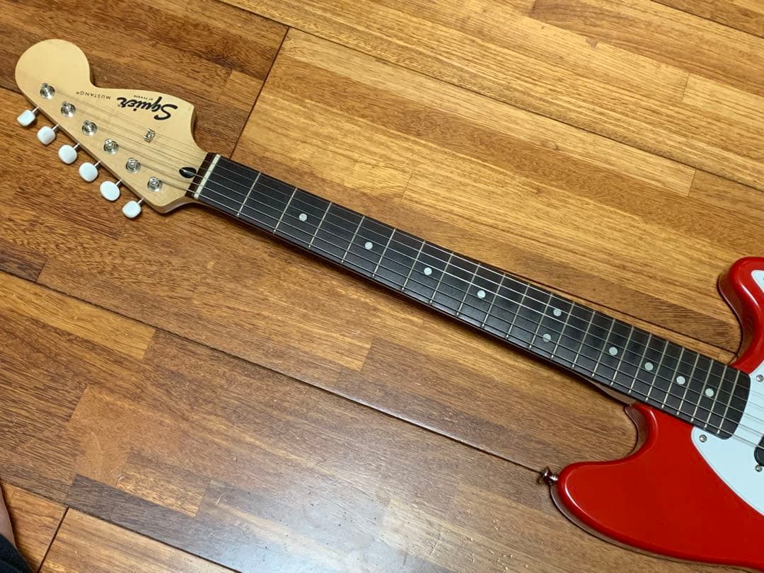 ギター Squier by Fender mustang