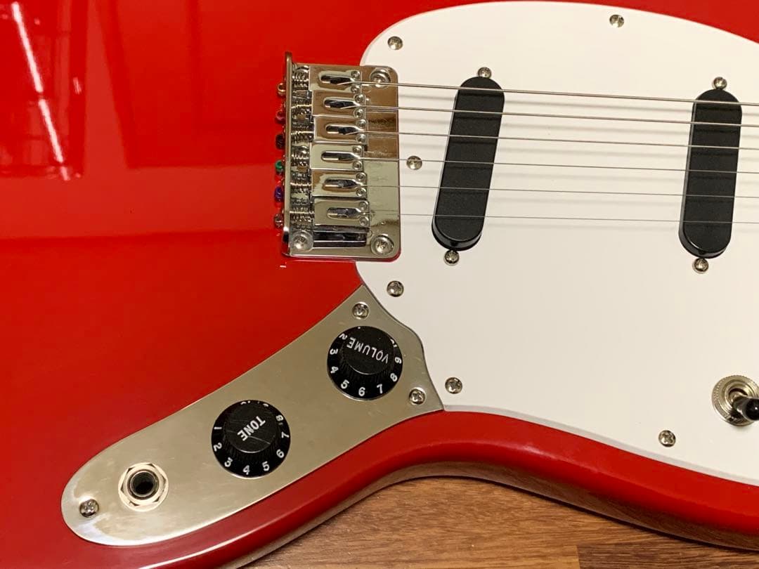 ギター Squier by Fender mustang