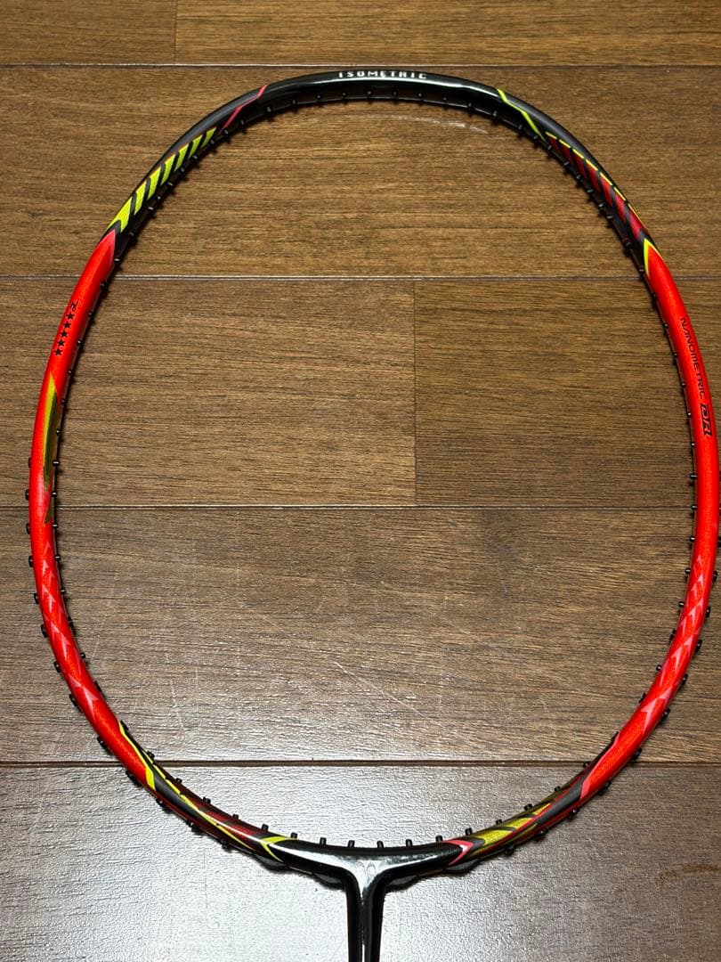 A*i様 Yonex Voltric LD Force 4UG5 （リンダン限定