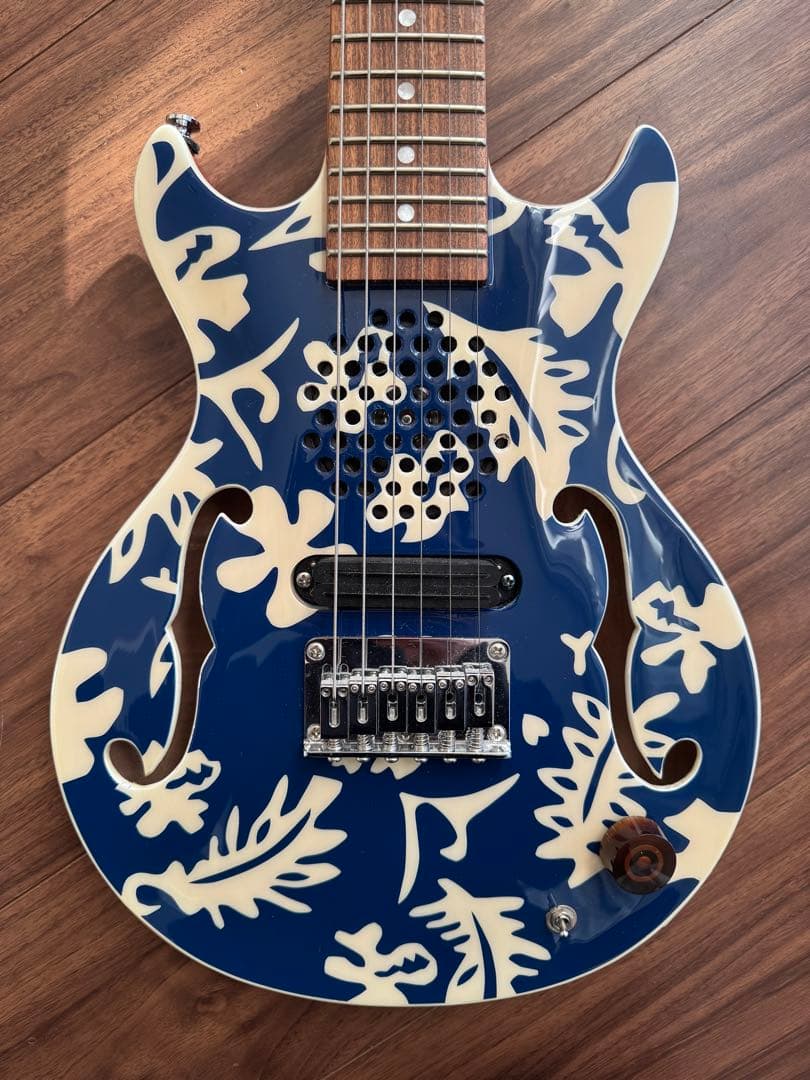 【美品】Woodstics アンプ内蔵ミニギター アロハケン 横山健 ESP