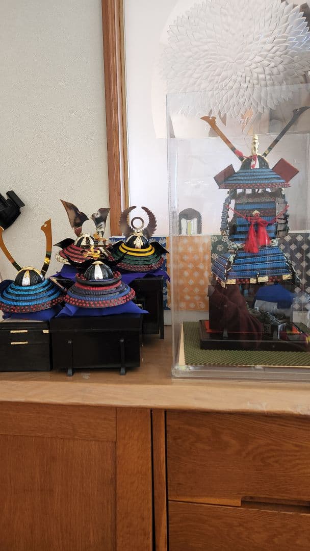 鎧兜飾り のアレンジした鎧1体と兜6体のプラモデルです！特別値引き！