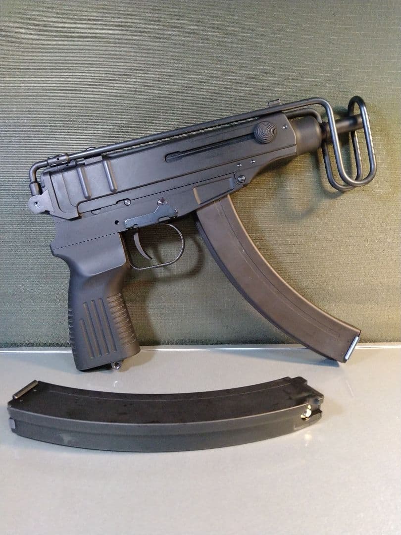 作動快調な美品！KSC スコーピオン　ガスブロ　HW樹脂　40連マガジン２本付！