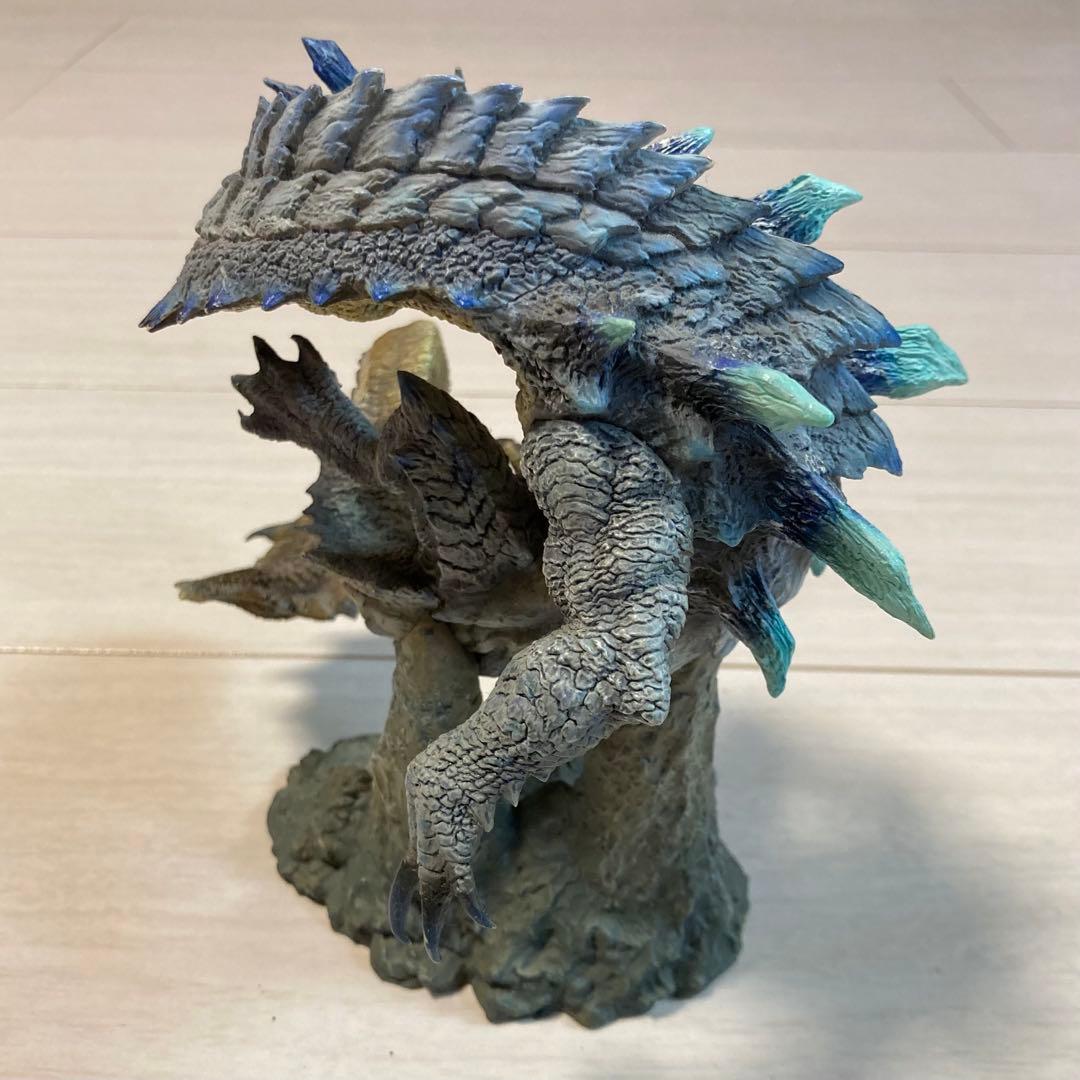 ラギアクルス亜種 クリエイターズモデル モンハン フィギュア