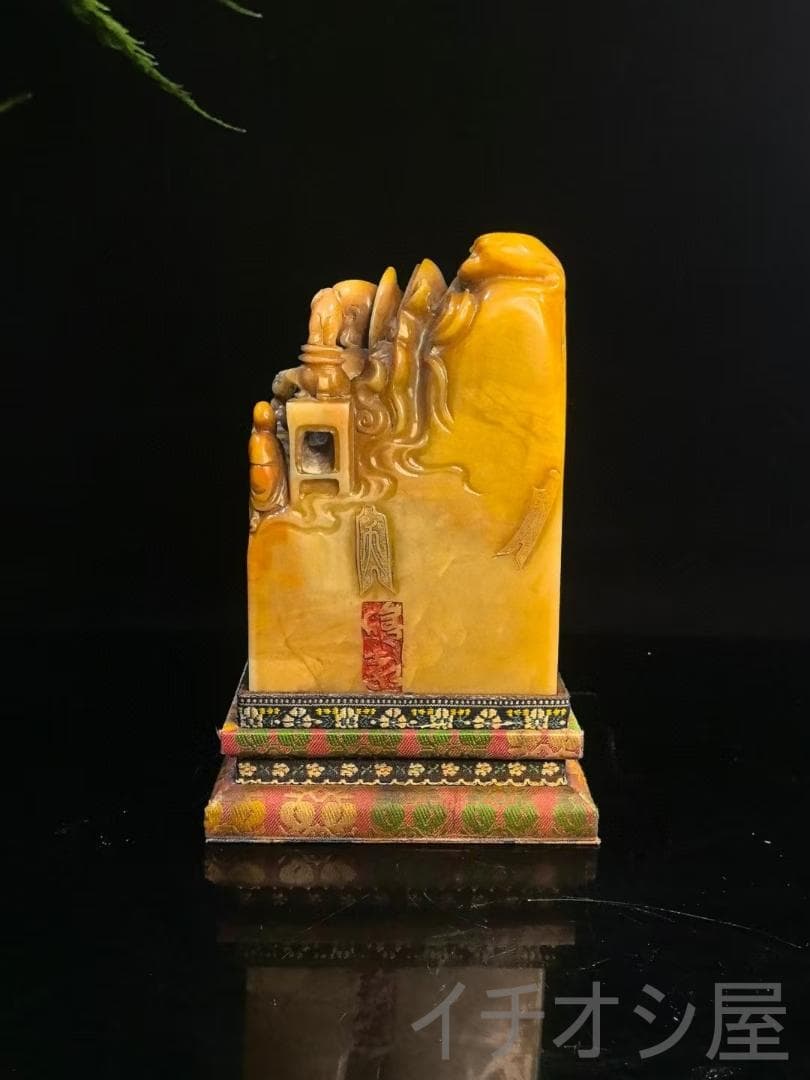 寿山石・地藏王仏像の印鑑｜双色田黄石｜吴昌碩作款｜観賞｜細密彫｜開運置物｜座付き