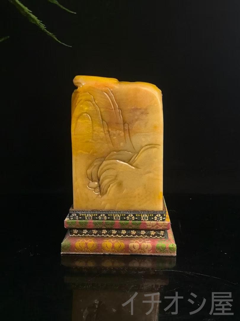寿山石・地藏王仏像の印鑑｜双色田黄石｜吴昌碩作款｜観賞｜細密彫｜開運置物｜座付き