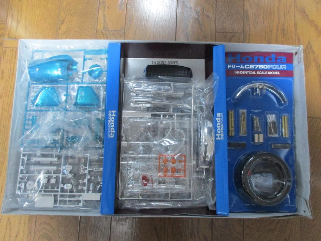 1/6　タミヤ　CB750　FOUR　キャンディブルー 　＊未使用＊