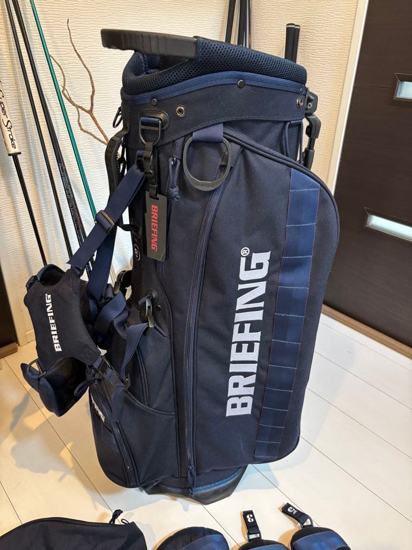 美品　ブリーフィング　スタンド　キャディバック　ヘッドカバー付