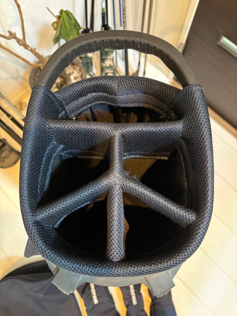 美品　ブリーフィング　スタンド　キャディバック　ヘッドカバー付