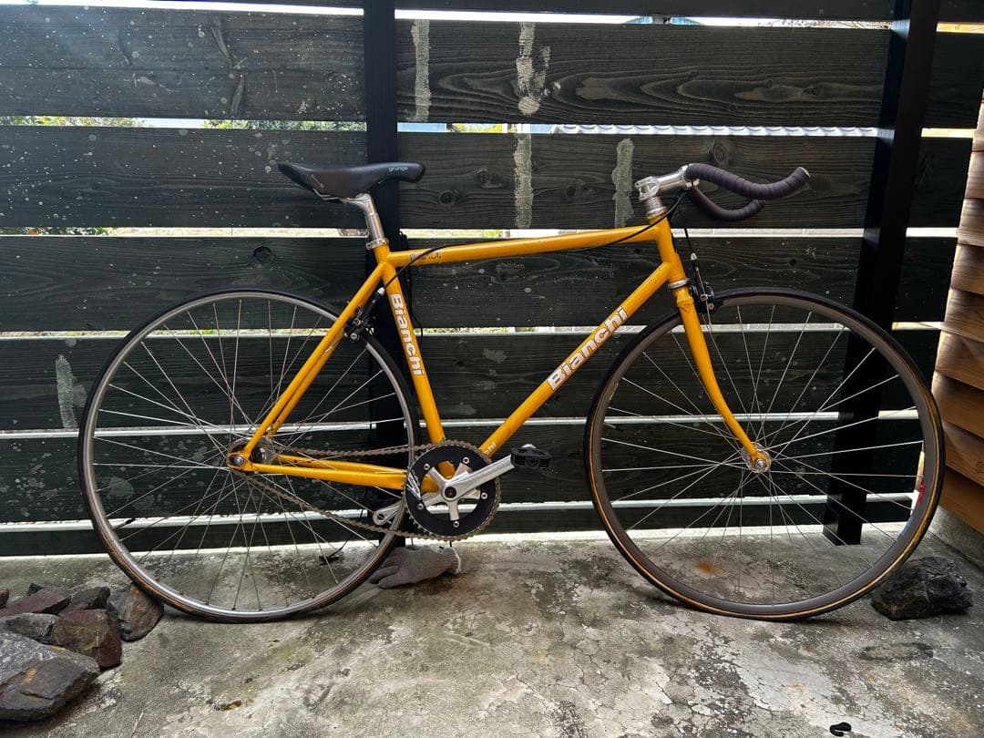 ビアンキピスタ　希少カラー　イエローピストバイク