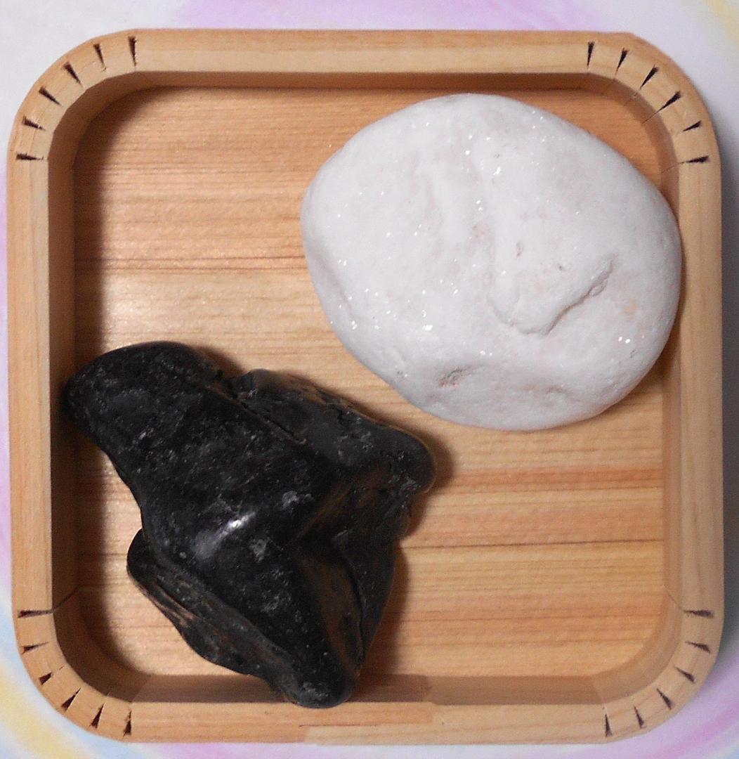 不思議　雷龍急転幸福　雷打ち黒龍珠石　雷打ち白龍珠石　超希少　現品１