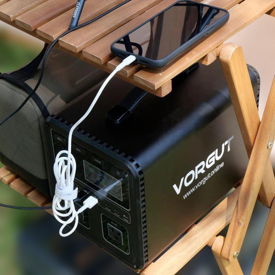 ポータブル電源　充電式　移動バッテリー 黒/オレンジ　p15　新品