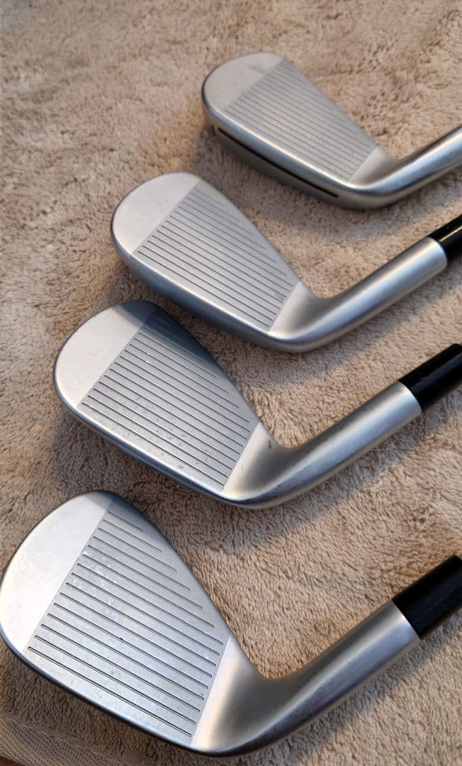 P790 2023 4本(7•8•9•P）MCI50R アイアン