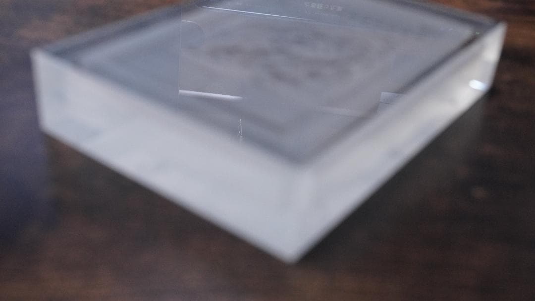 ブルーアイズホワイトドラゴン クリスタル 遊戯王 カード 3D 石板 アンティー