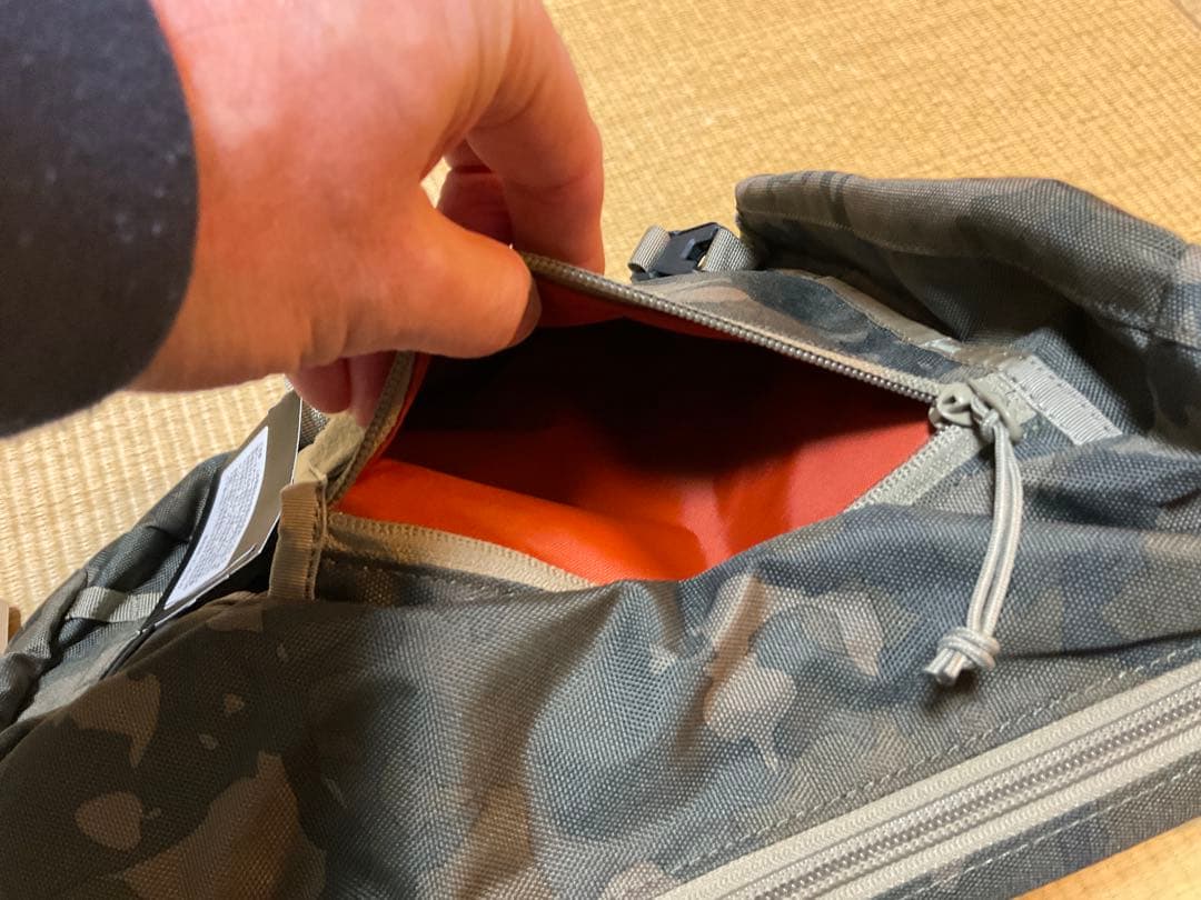 SIMMS スリングパック