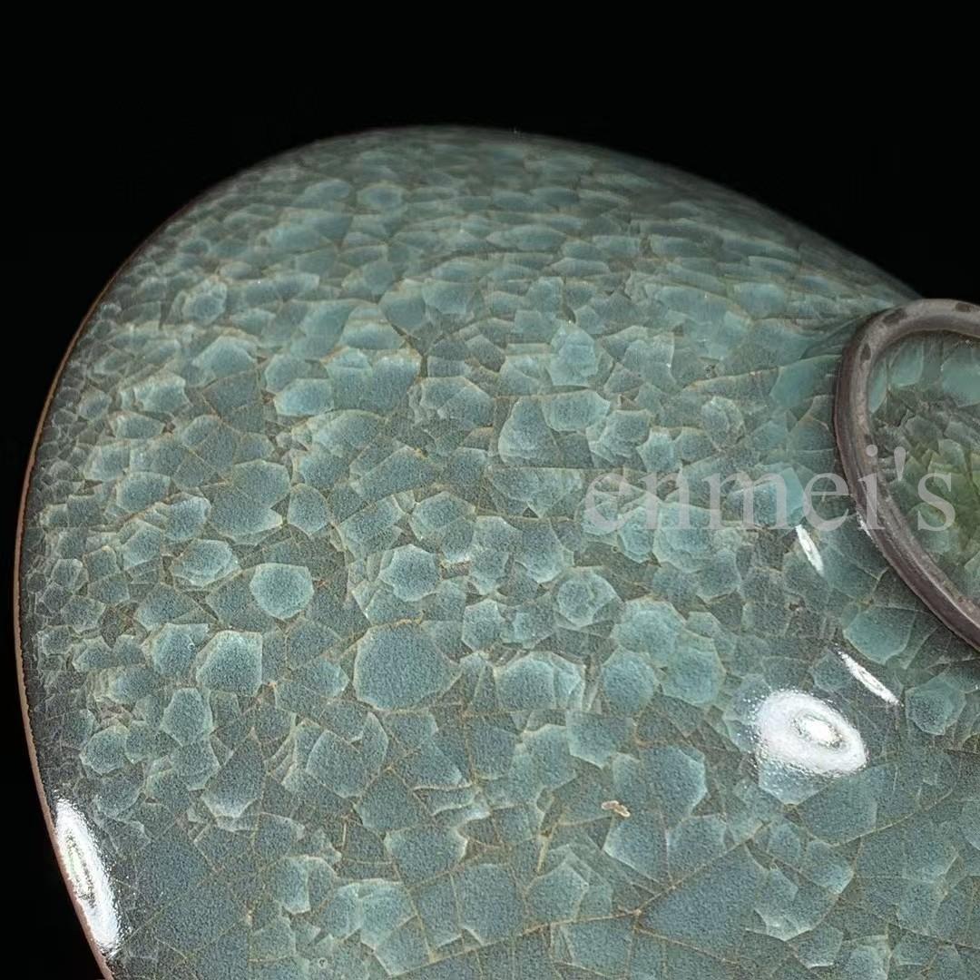 中国古美術・旧蔵品 宋代 官窑 冰裂纹斗笠碗（広口碗）・置物・茶道具・文房具