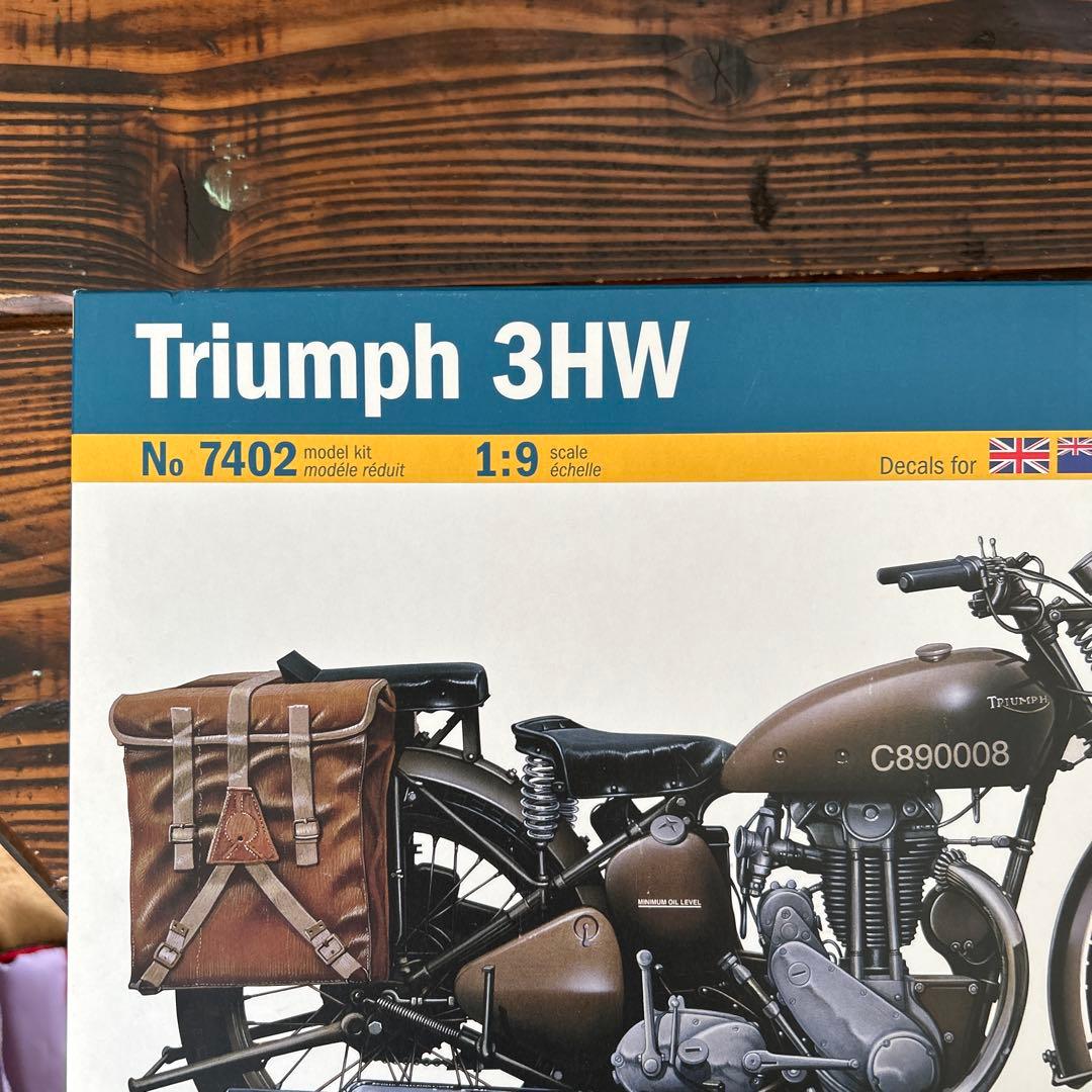 ITALERI Triumph 3HW 1:9 スケールモデルキット