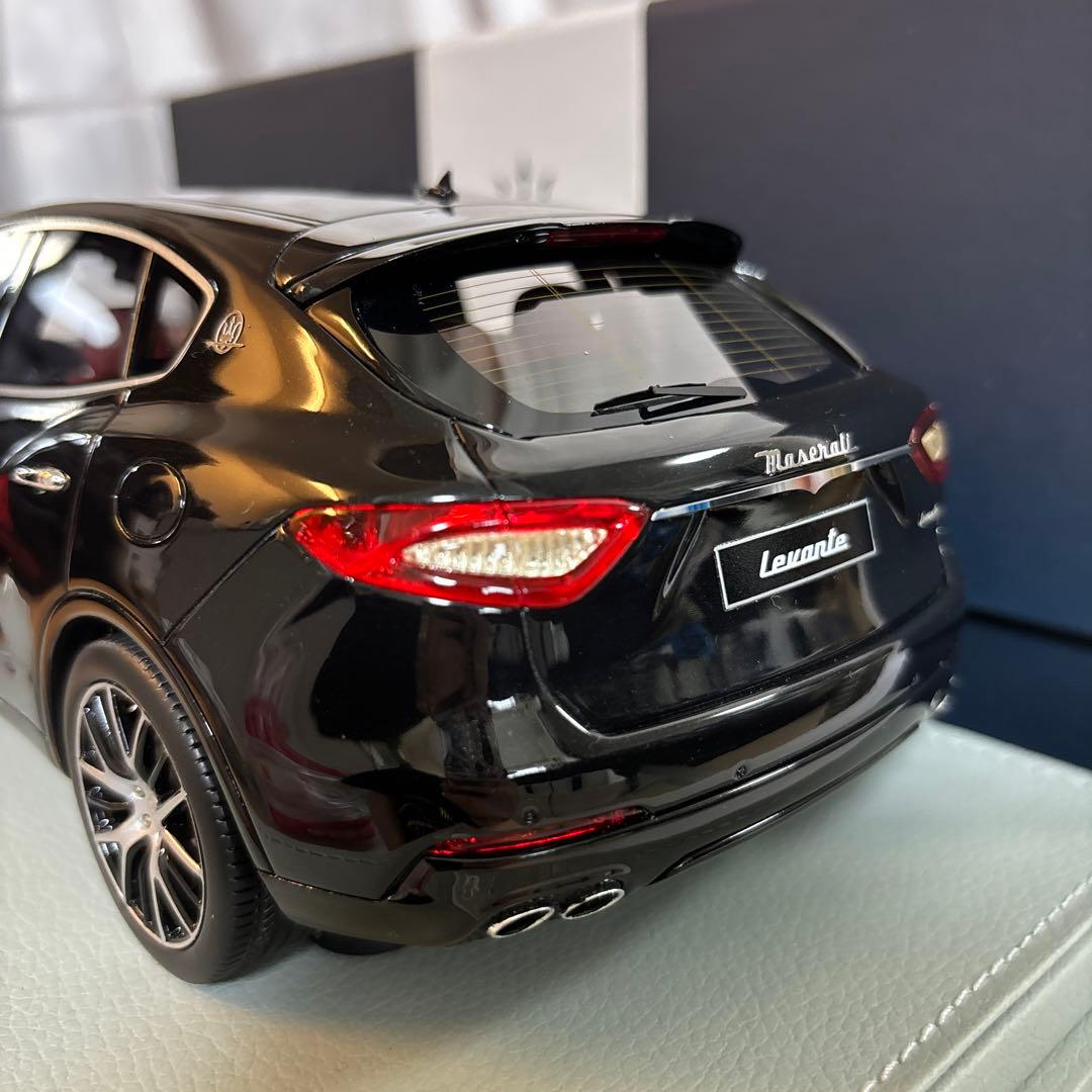 【箱付き美品】200台限定 マセラティ レヴァンテ 1／18 フィギュア