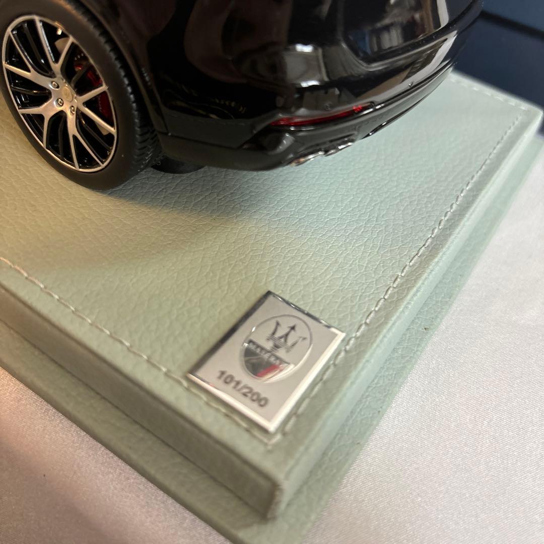 【箱付き美品】200台限定 マセラティ レヴァンテ 1／18 フィギュア