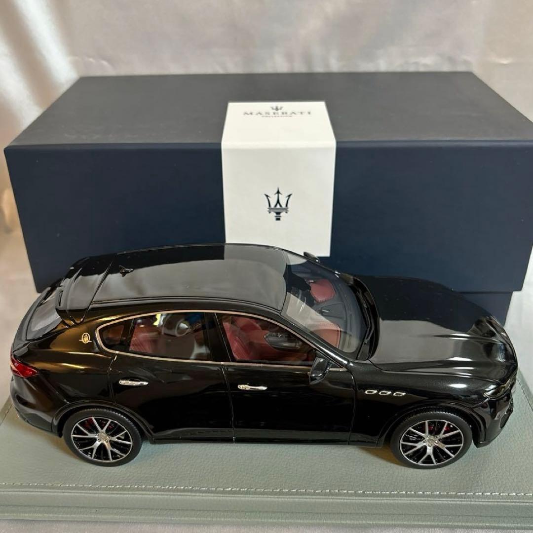 【箱付き美品】200台限定 マセラティ レヴァンテ 1／18 フィギュア