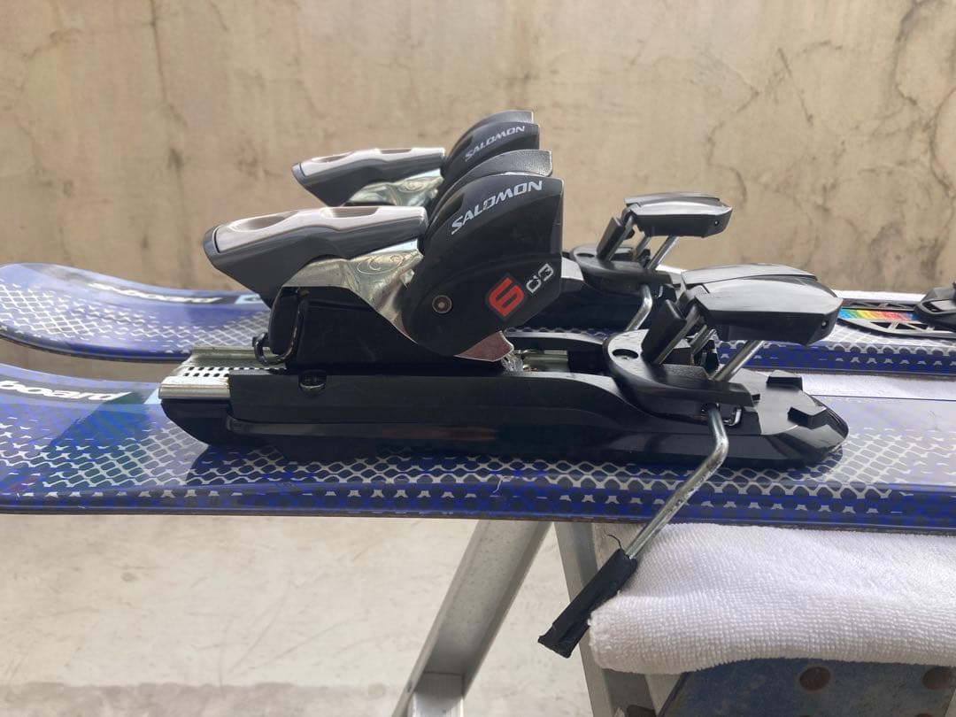 ショートスキー　(ファン)ボードと解放ビィンディング のセット　SALOMON青