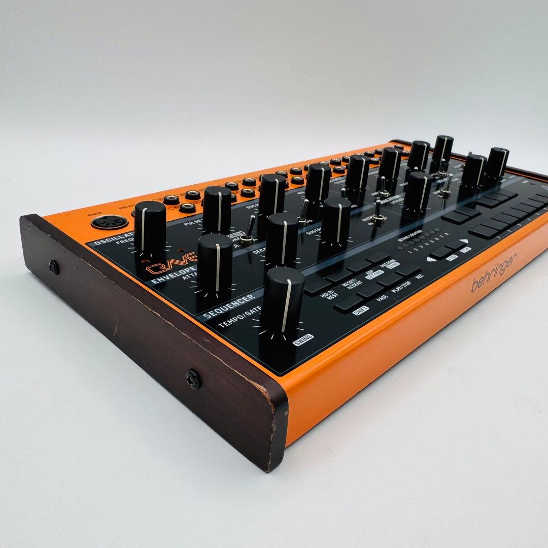 Behringer CRAVE セミモジュラー　モジュラーシンセサイザー