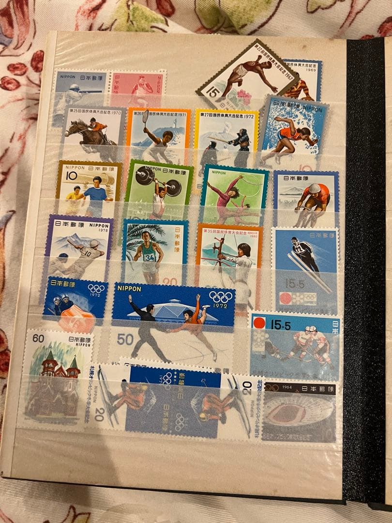 日本 と中国使用済切手収集帳