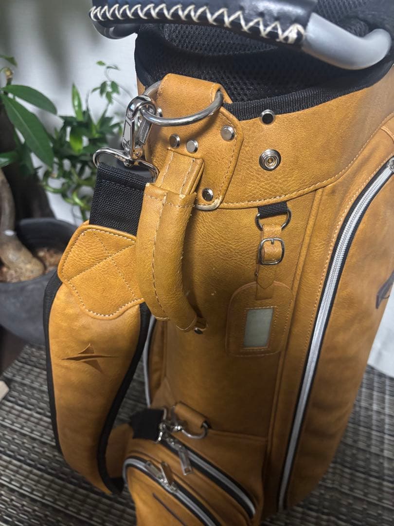 【美品】ゴルフバッグ スタンド式　キャディーバッグ　AXEL レザー