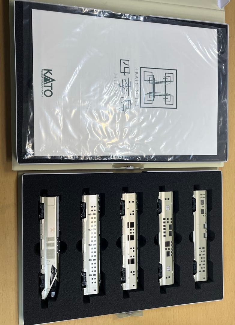 KATO 10-1447 E001形　四季島　10両セット